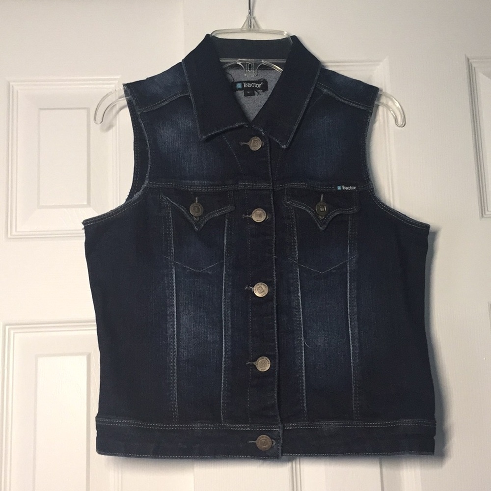 Cute Sleeveless Denim Jacket!